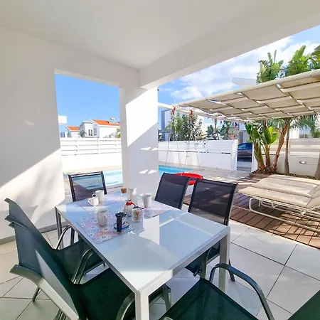 With Private Pool And Bbq 2