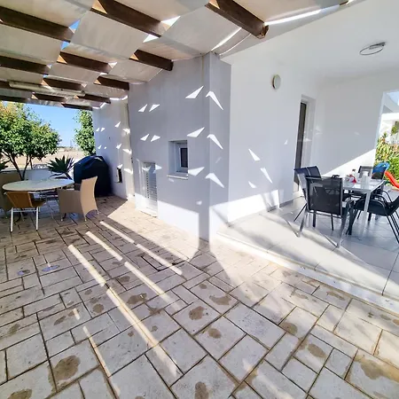 With Private Pool And Bbq 2 Perivolia